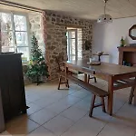La Drulhoise Très Belle Demeure De Caractère Au Cœur Du Cantal Hébergement de vacances Meallet